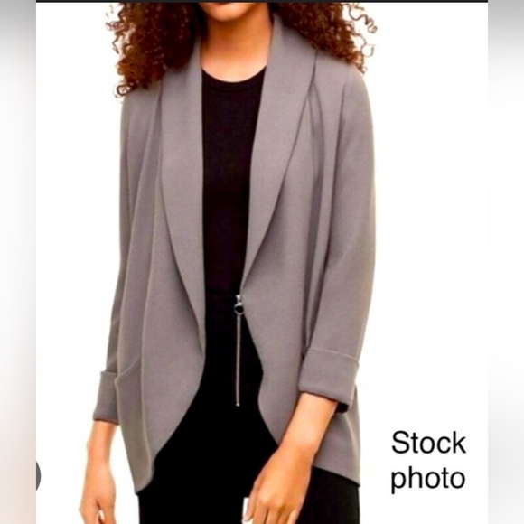 Aritzia Wlfred Chevier Gray Jacket  blazer Crepe open front 3/4 sleeve size 6 - Picture 1 of 8
